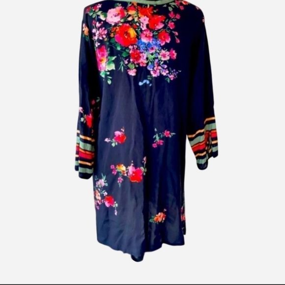 NEW Johnny Was Charlotte Tunic Blouse Floral Black Medium - Picture 2 of 2